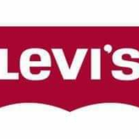 Levis women's denim short. - Picture 8 of 8